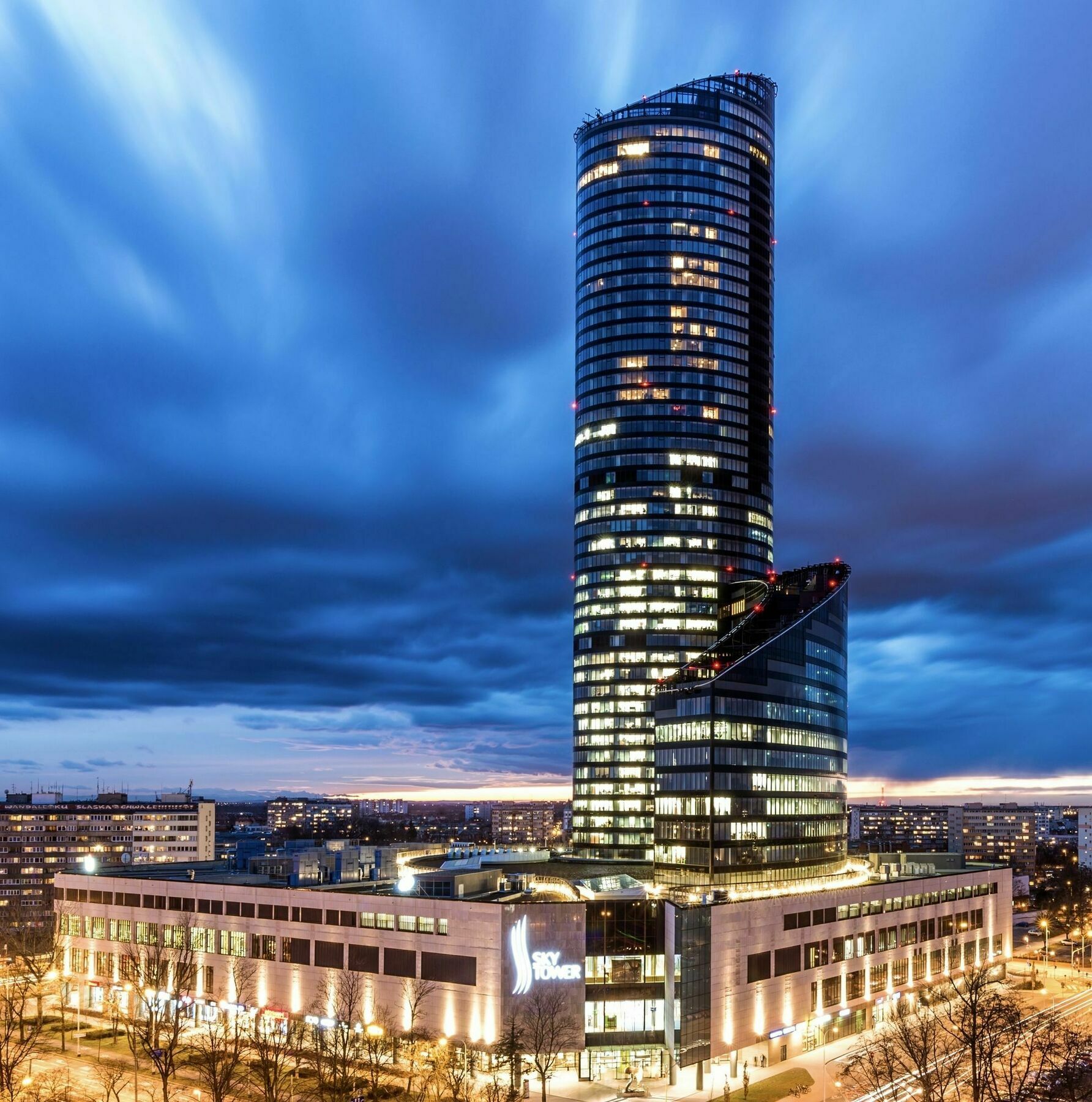 40Th+ Floor Luxury Apartments In Sky Tower - Wroclaw — Photos 2